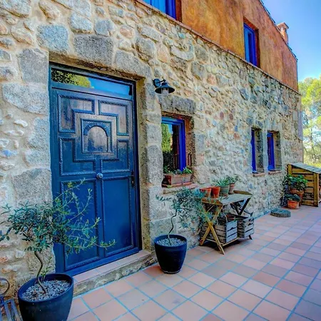 Sleeps 8 * Saus